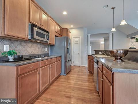 9422 Dunraven St, Frederick, MD 21704 photo 4