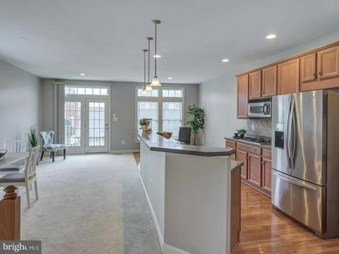 9422 Dunraven St, Frederick, MD 21704 photo 5