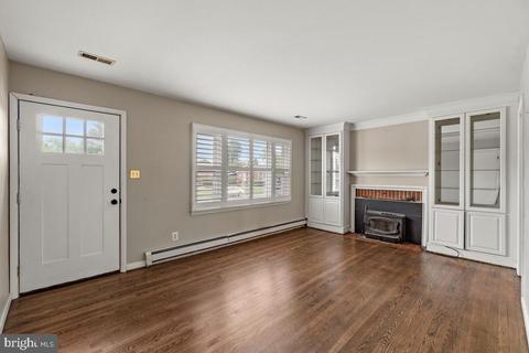 915 Seminole Rd, Frederick, MD 21701 photo 2