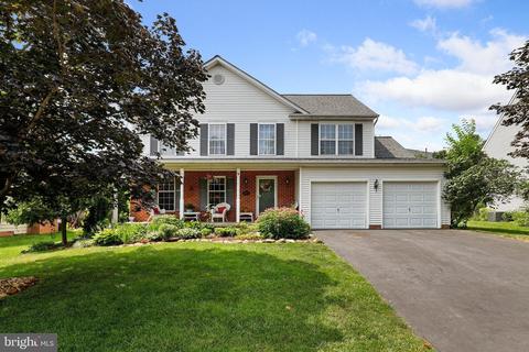 2205 W Greenleaf Dr, Frederick, MD 21702 photo 2