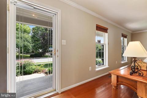 2205 W Greenleaf Dr, Frederick, MD 21702 photo 4