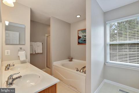 2205 W Greenleaf Dr, Frederick, MD 21702 photo 23