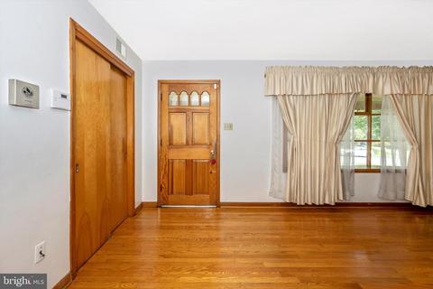 706 Midway Dr, Frederick, MD 21701 photo 4
