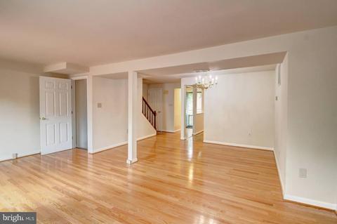 8019 Cattail Ct, Frederick, MD 21701 photo 4