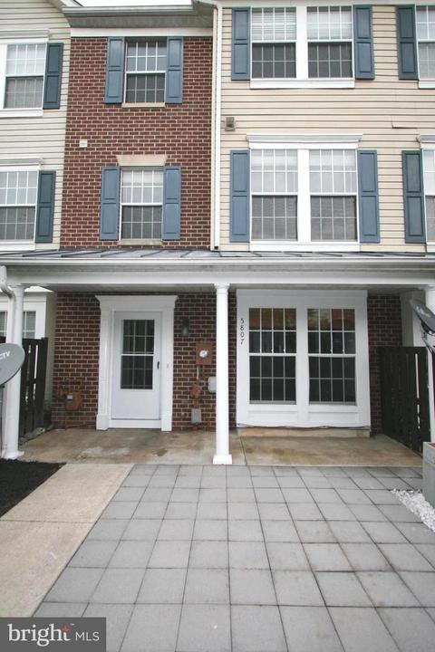 5807 Duke Ct, Frederick, MD 21703 photo 1