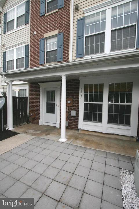 5807 Duke Ct, Frederick, MD 21703 photo 2
