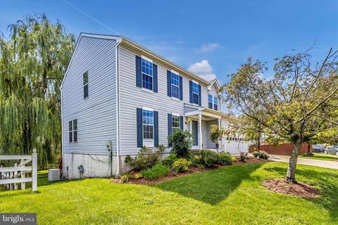 1418 Crescent Spot Ln, Frederick, MD 21703 photo 2