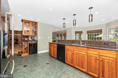 9034 Spring Valley Dr, Frederick, MD 21701 photo 9