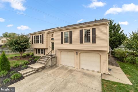 312 Cheyenne Dr, Frederick, MD 21701 photo 3