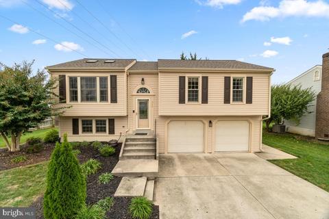 312 Cheyenne Dr, Frederick, MD 21701 photo 2