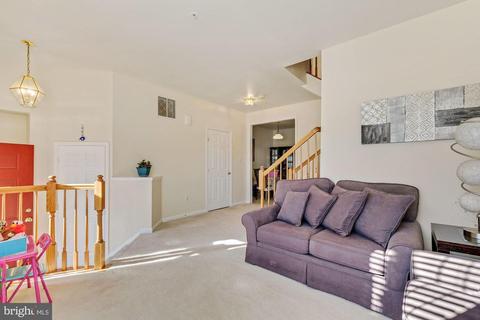 1825 Free Ter, Frederick, MD 21702 photo 3