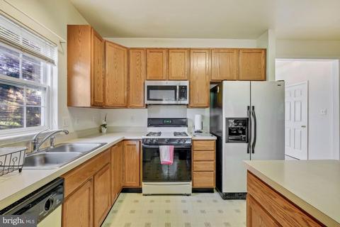 1825 Free Ter, Frederick, MD 21702 photo 5