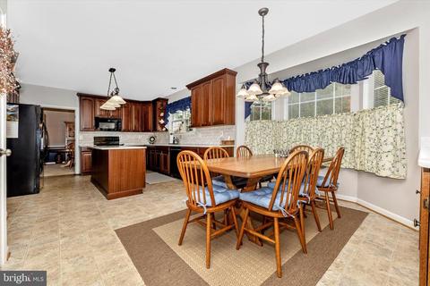 6402 Spring Forest Rd, Frederick, MD 21701 photo 9