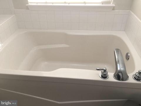 2491 Lakeside Dr, Frederick, MD 21702 photo 4