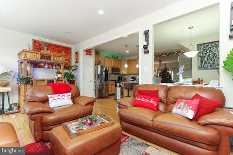1739 Emory St, Frederick, MD 21701 photo 2