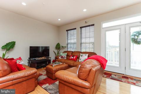 1739 Emory St, Frederick, MD 21701 photo 3