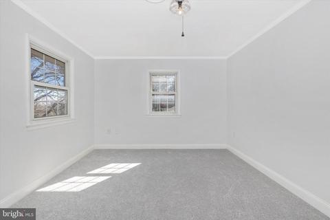 5600 Lakeview Dr, Frederick, MD 21702 photo 28