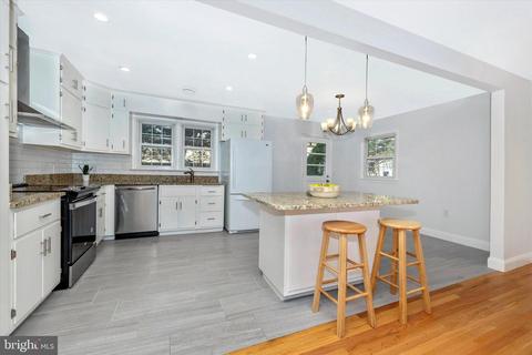 5600 Lakeview Dr, Frederick, MD 21702 photo 17