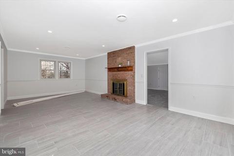 5600 Lakeview Dr, Frederick, MD 21702 photo 9