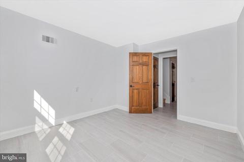 5600 Lakeview Dr, Frederick, MD 21702 photo 15