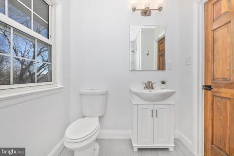 5600 Lakeview Dr, Frederick, MD 21702 photo 13