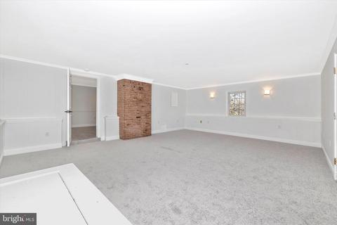 5600 Lakeview Dr, Frederick, MD 21702 photo 12