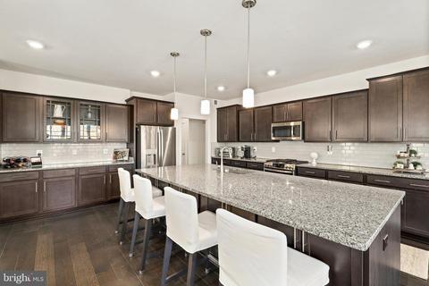 5207 Continental Dr, Frederick, MD 21703 photo 4