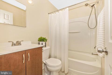 576 Cotswold Ct, Frederick, MD 21703 photo 6
