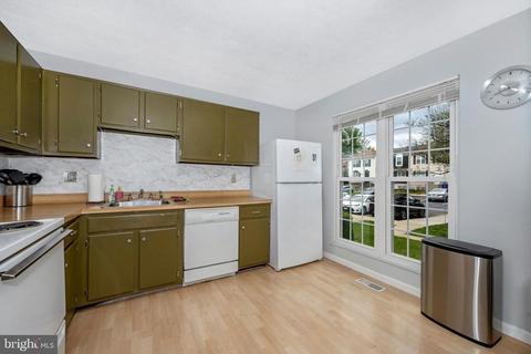 1826 Hammond Ct, Frederick, MD 21702 photo 4