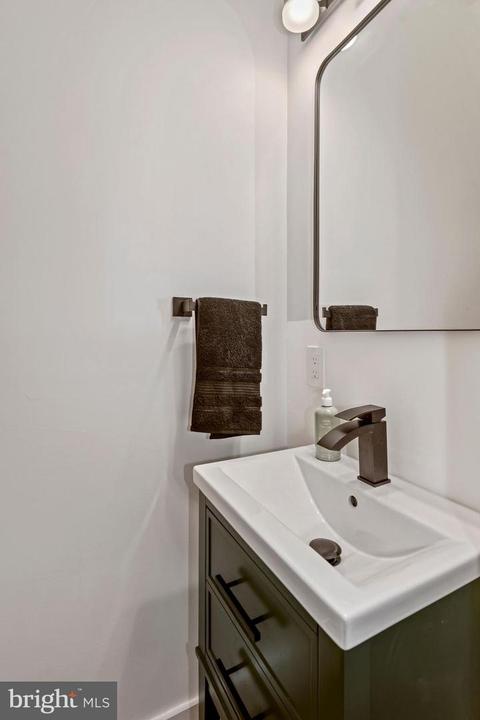 21 E South St, Frederick, MD 21701 photo 15