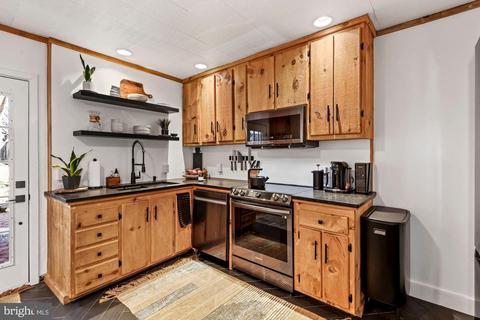 21 E South St, Frederick, MD 21701 photo 11