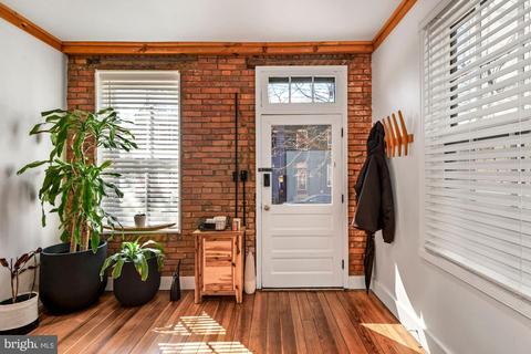 21 E South St, Frederick, MD 21701 photo 4