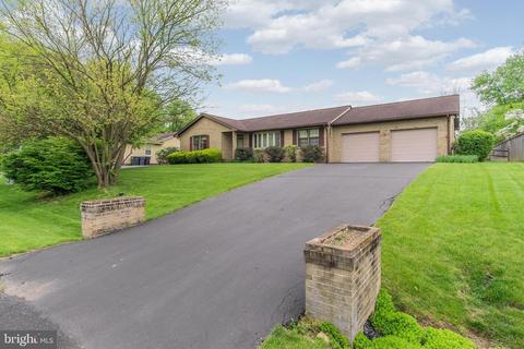 7203 E Sundown Ct, Frederick, MD 21702 photo 2