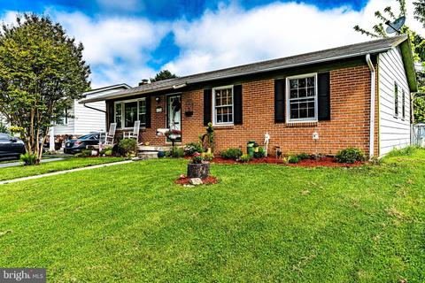 1115 Young Pl, Frederick, MD 21702 photo 1