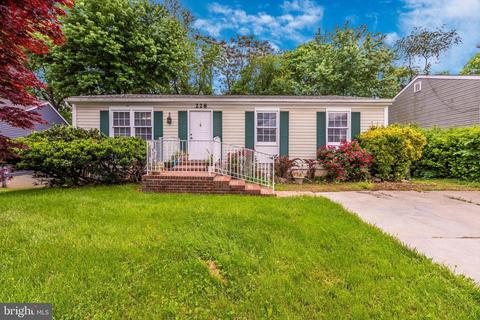 228 Thames Dr, Frederick, MD 21702 photo 2