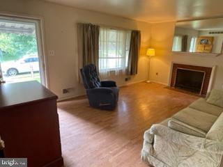 904 Shawnee Dr, Frederick, MD 21701 photo 9