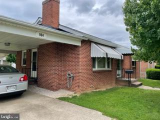 904 Shawnee Dr, Frederick, MD 21701 photo 2