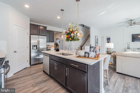526 Carroll Walk Ave, Frederick, MD 21701 photo 11