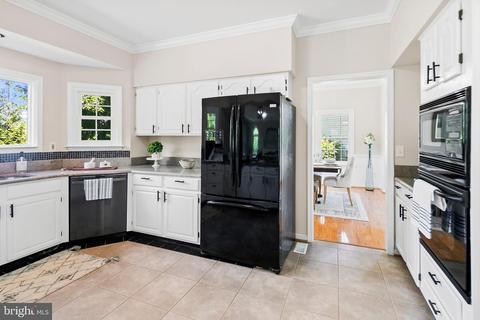 5345 Sovereign Pl, Frederick, MD 21703 photo 13