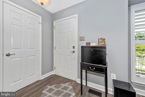 6323 Towncrest Ct, Frederick, MD 21703 photo 2