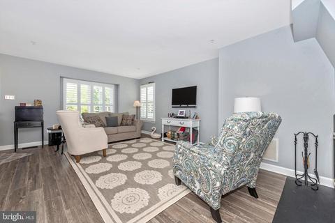 6323 Towncrest Ct, Frederick, MD 21703 photo 4