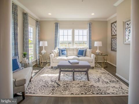 211 Baughmans Ln, Frederick, MD 21702 photo 4
