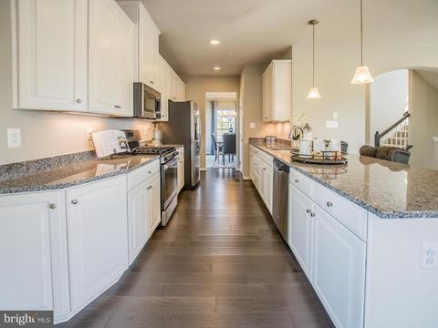 211 Baughmans Ln, Frederick, MD 21702 photo 7