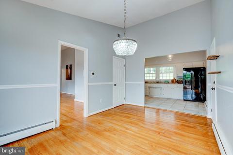 7405 Hilltop Dr, Frederick, MD 21702 photo 8