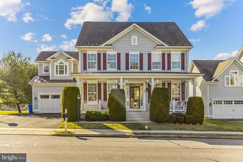 102 Burgess St, New Market, MD 21774