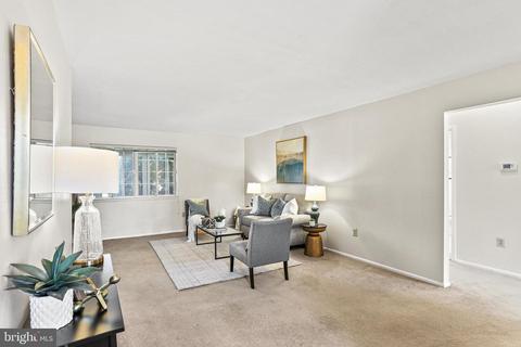 6906 Hackberry Ct, Frederick, MD 21703 photo 4