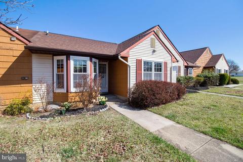 6904 Chokeberry Ct, Frederick, MD 21703