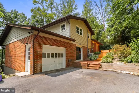 7213 Dogwood Ln, Middletown, MD 21769