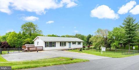 12793 Roughton Dr, Mount Airy, MD 21771