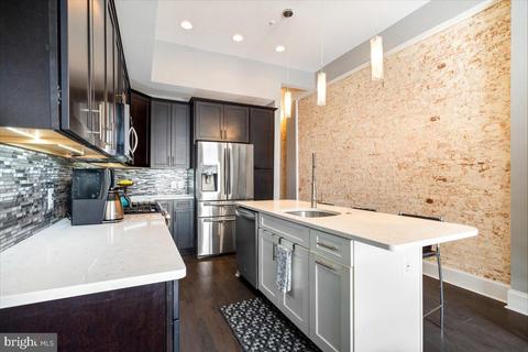 9 E 2nd St #1B, Frederick, MD 21701